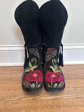 Zeyzani Hand Embroidered Suede Shearling Boots Black Suzani Mid-Calf Boho Sz 9